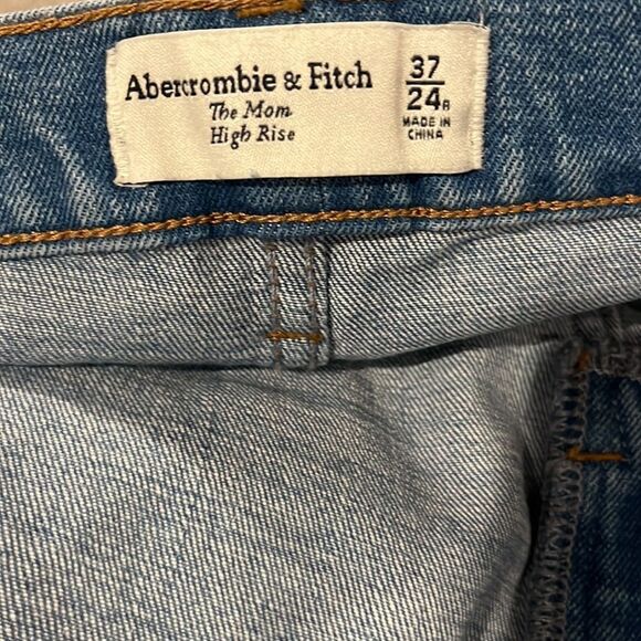 NWT Abercrombie & Fitch The Mom High Rise Women’s Jeans Size 37/24R plus size. - Picture 10 of 11